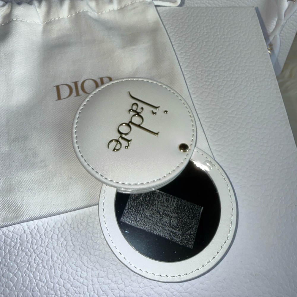 Dior Travel Set Make up Pouch and Mirror - Picture 5 of 6